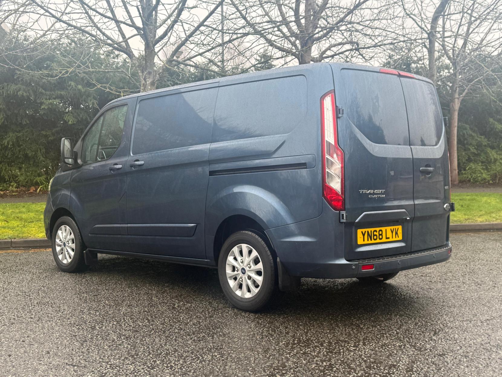 Ford Transit Custom 2.0 280 EcoBlue Limited Panel Van 5dr Diesel Manual L1 H1 Euro 6 (130 ps)