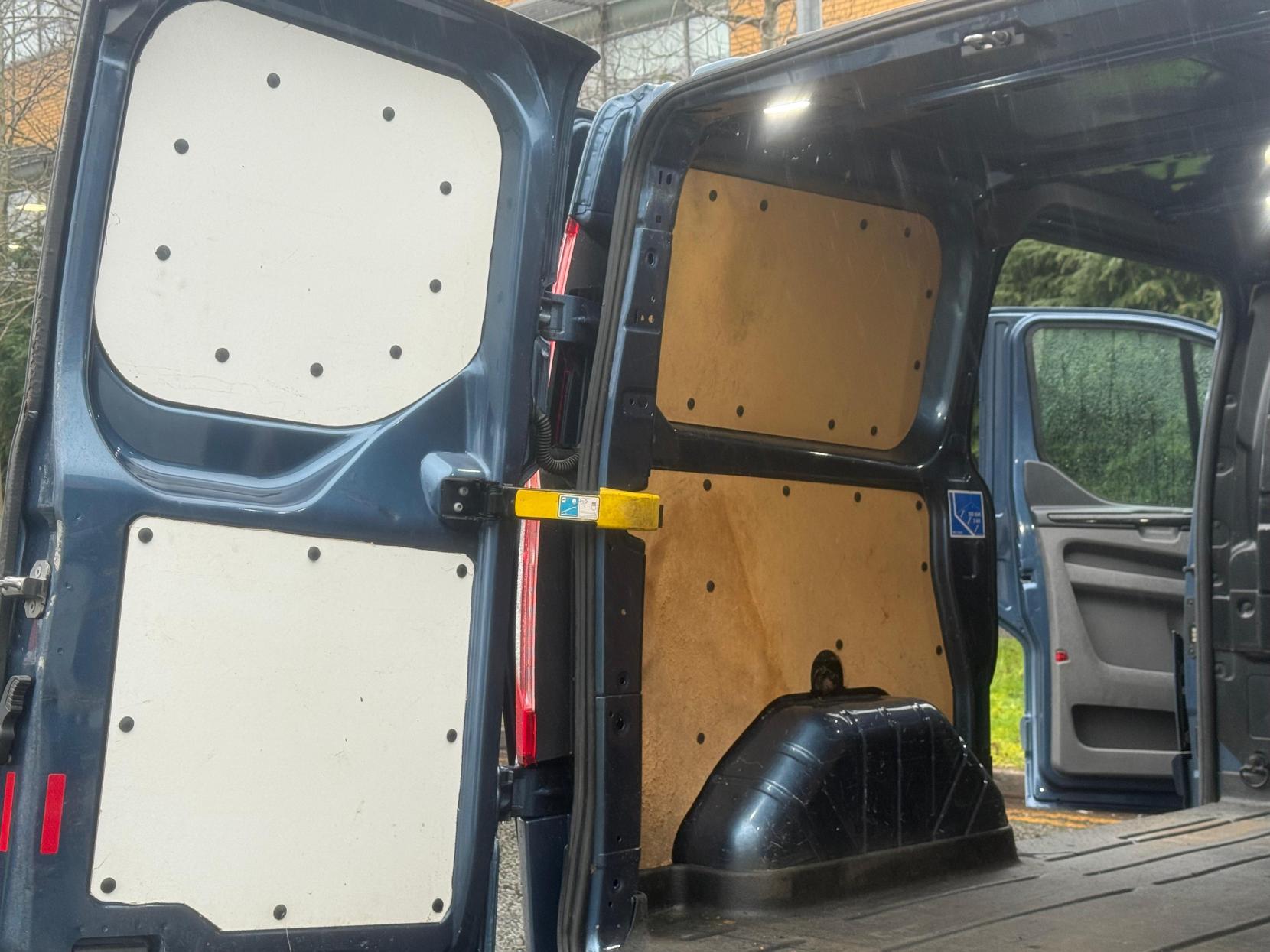Ford Transit Custom 2.0 280 EcoBlue Limited Panel Van 5dr Diesel Manual L1 H1 Euro 6 (130 ps)