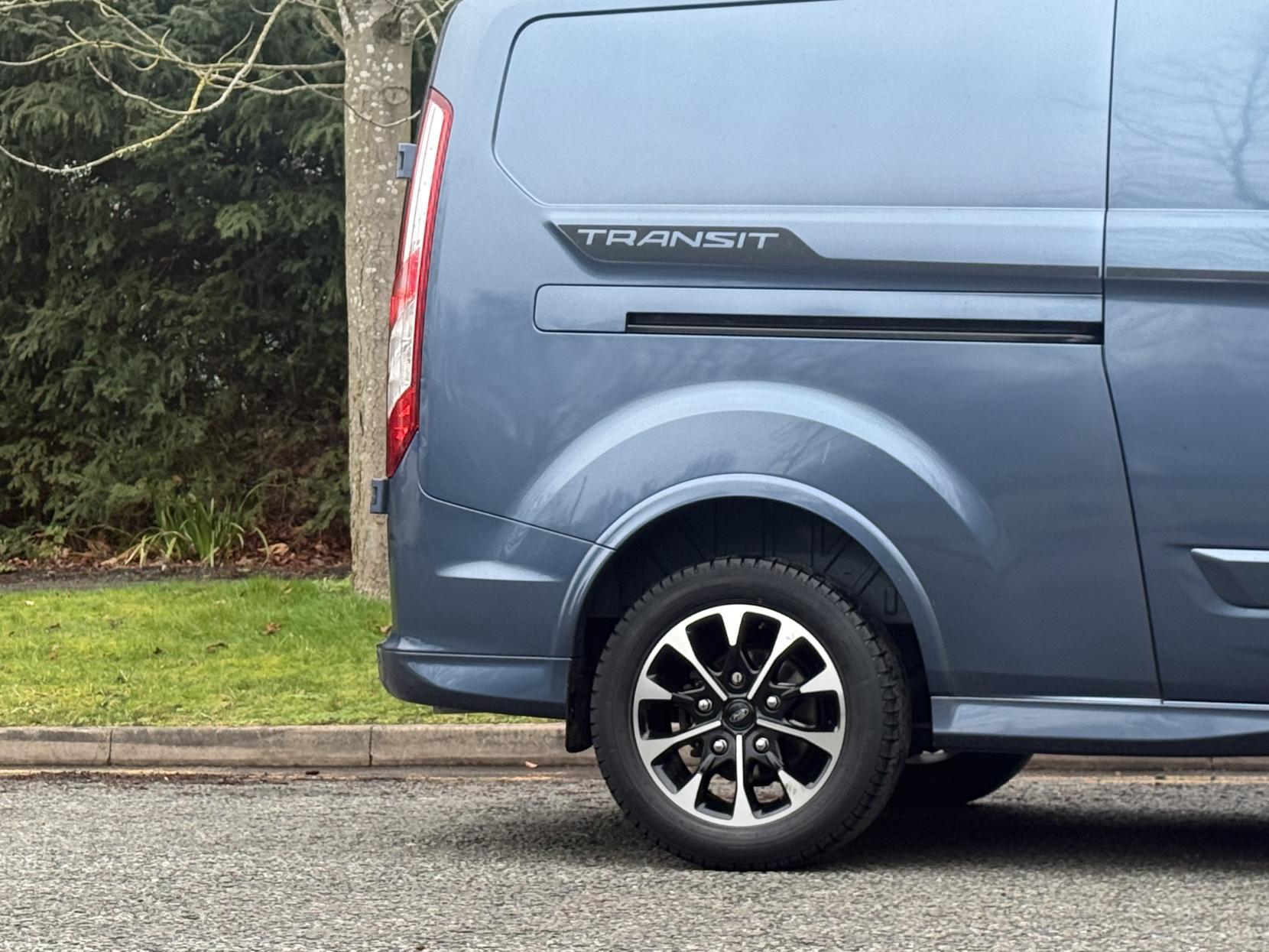 Ford Transit Custom 2.0 310 EcoBlue Sport Panel Van 5dr Diesel Auto L2 H1 Euro 6 (170 ps)