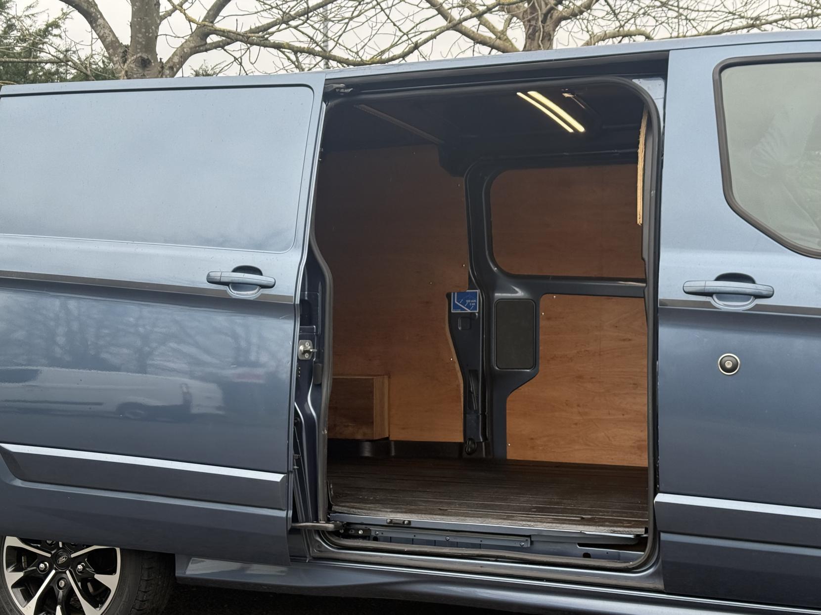 Ford Transit Custom 2.0 310 EcoBlue Sport Panel Van 5dr Diesel Auto L2 H1 Euro 6 (170 ps)