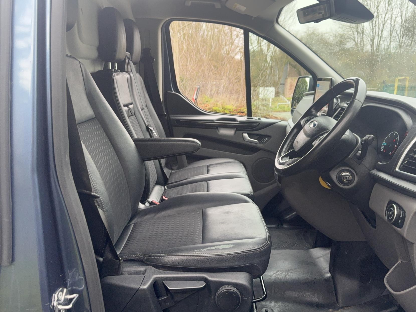 Ford Transit Custom 2.0 310 EcoBlue Sport Panel Van 5dr Diesel Auto L2 H1 Euro 6 (170 ps)