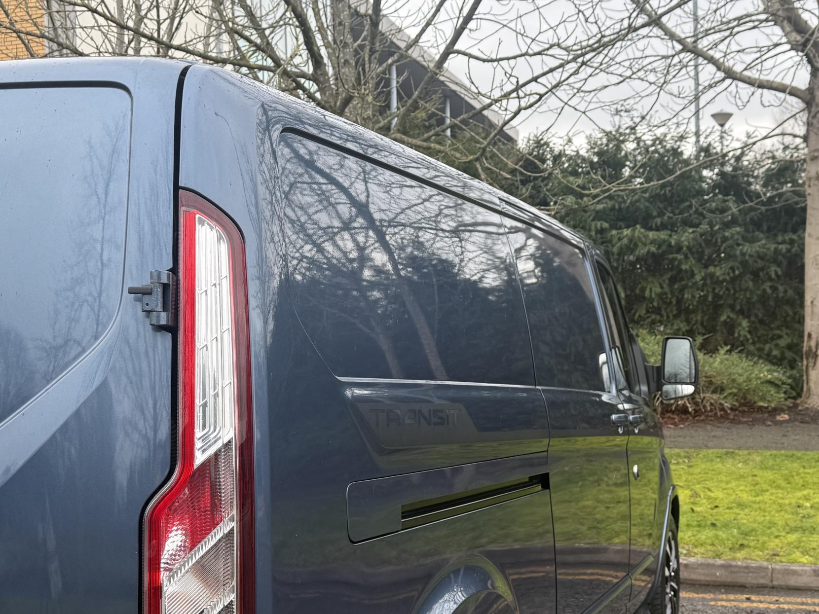 Ford Transit Custom 2.0 310 EcoBlue Sport Panel Van 5dr Diesel Auto L2 H1 Euro 6 (170 ps)