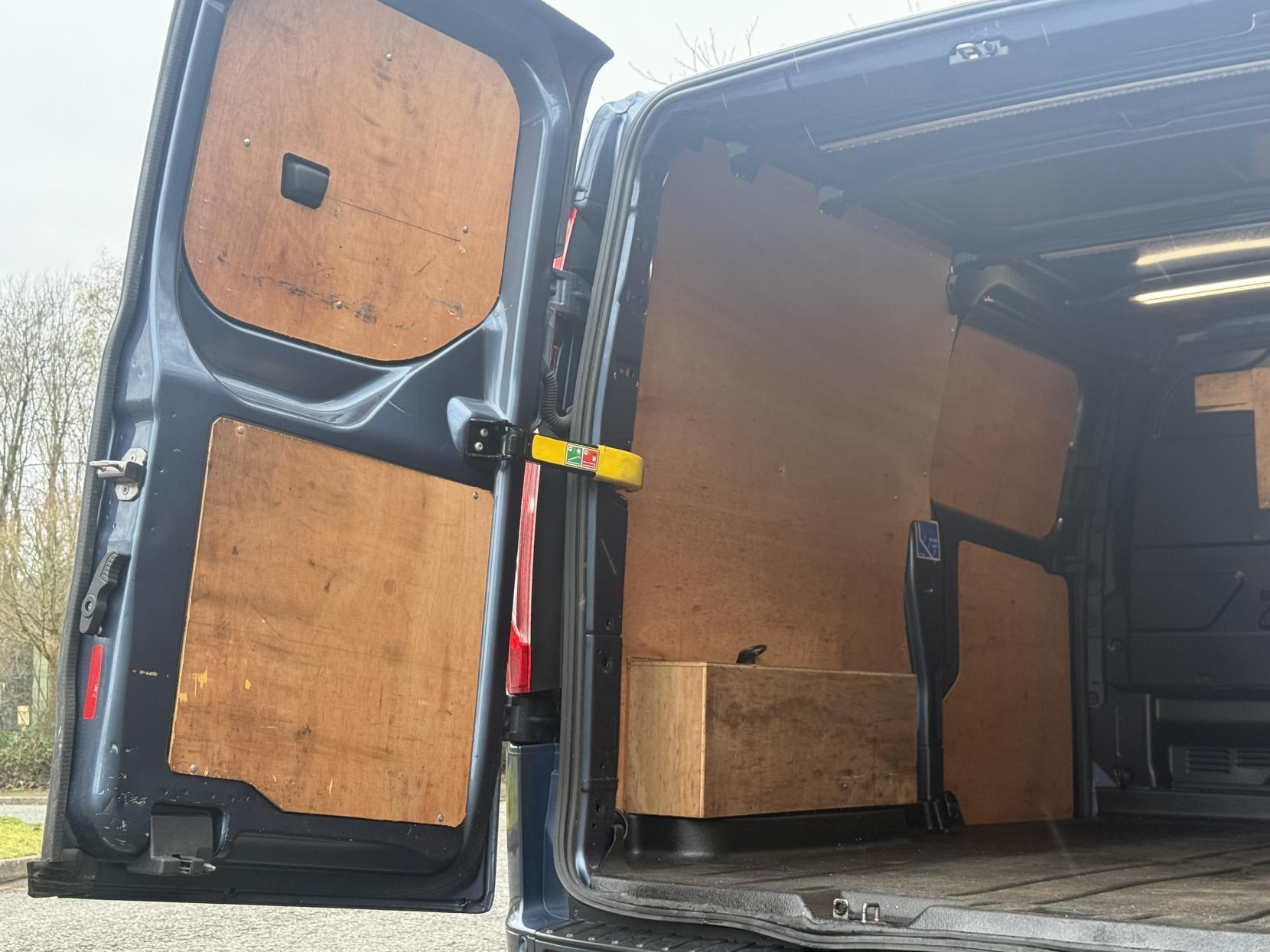 Ford Transit Custom 2.0 310 EcoBlue Sport Panel Van 5dr Diesel Auto L2 H1 Euro 6 (170 ps)