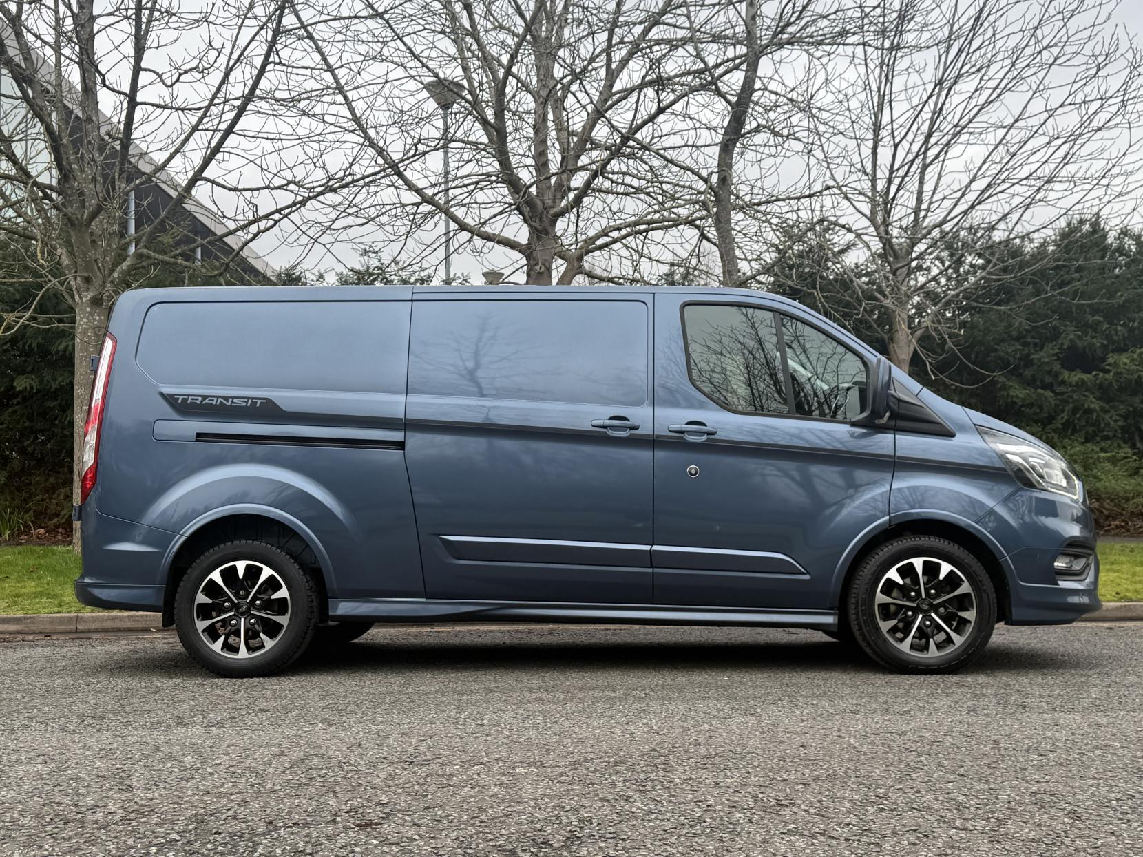 Ford Transit Custom 2.0 310 EcoBlue Sport Panel Van 5dr Diesel Auto L2 H1 Euro 6 (170 ps)