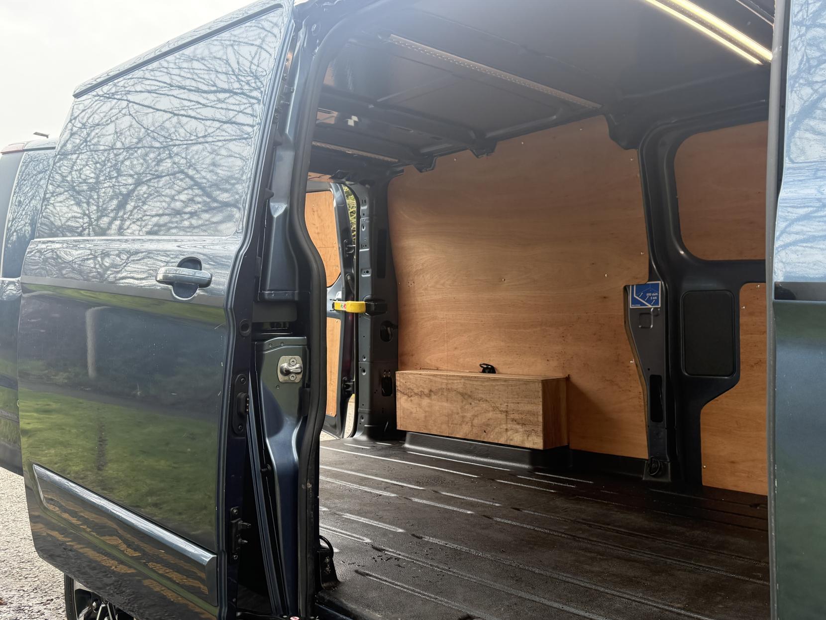 Ford Transit Custom 2.0 310 EcoBlue Sport Panel Van 5dr Diesel Auto L2 H1 Euro 6 (170 ps)