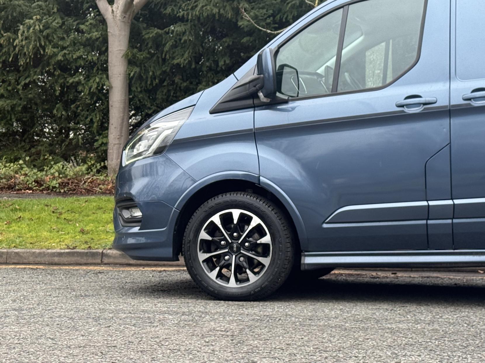 Ford Transit Custom 2.0 310 EcoBlue Sport Panel Van 5dr Diesel Auto L2 H1 Euro 6 (170 ps)