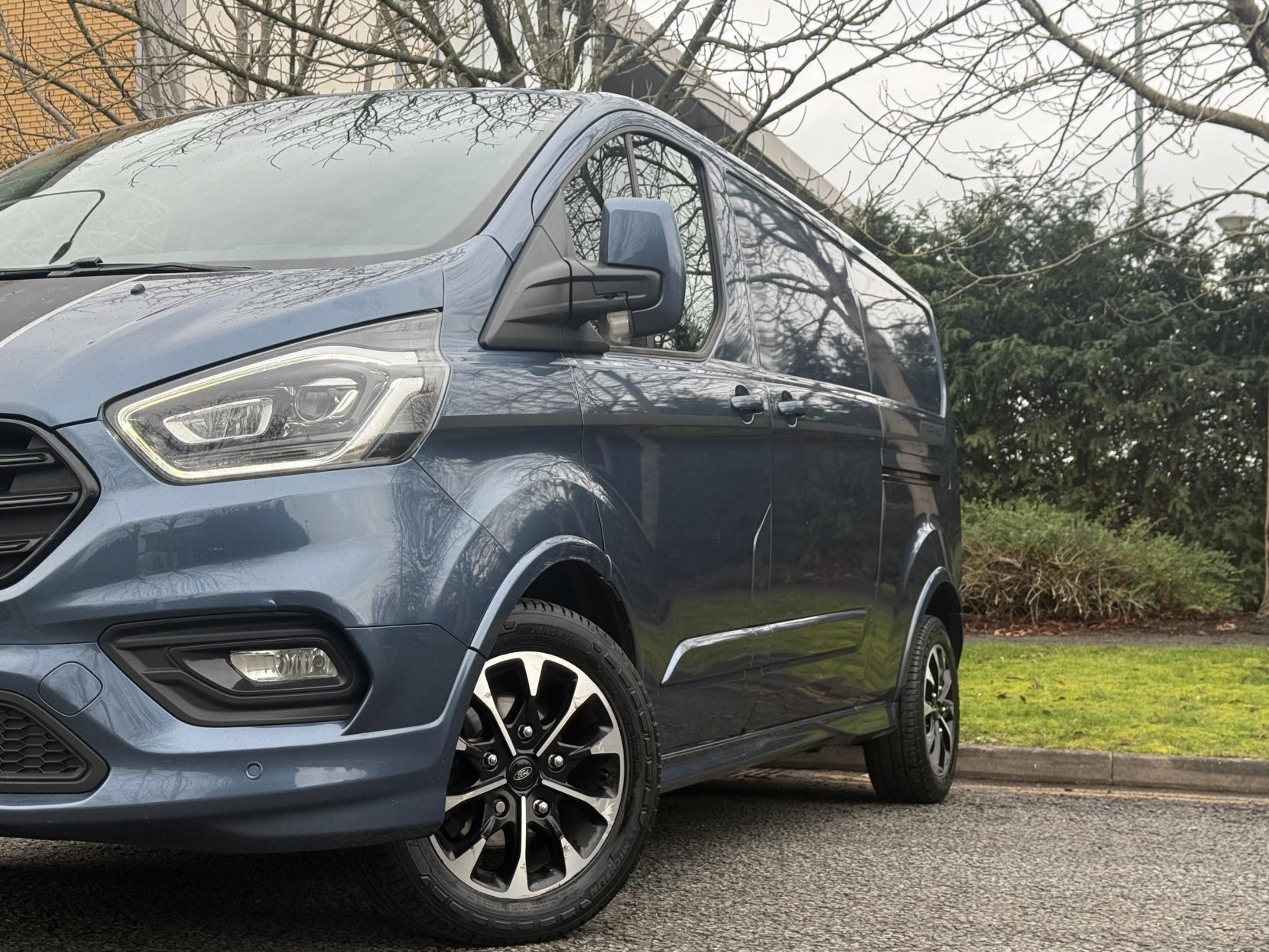 Ford Transit Custom 2.0 310 EcoBlue Sport Panel Van 5dr Diesel Auto L2 H1 Euro 6 (170 ps)