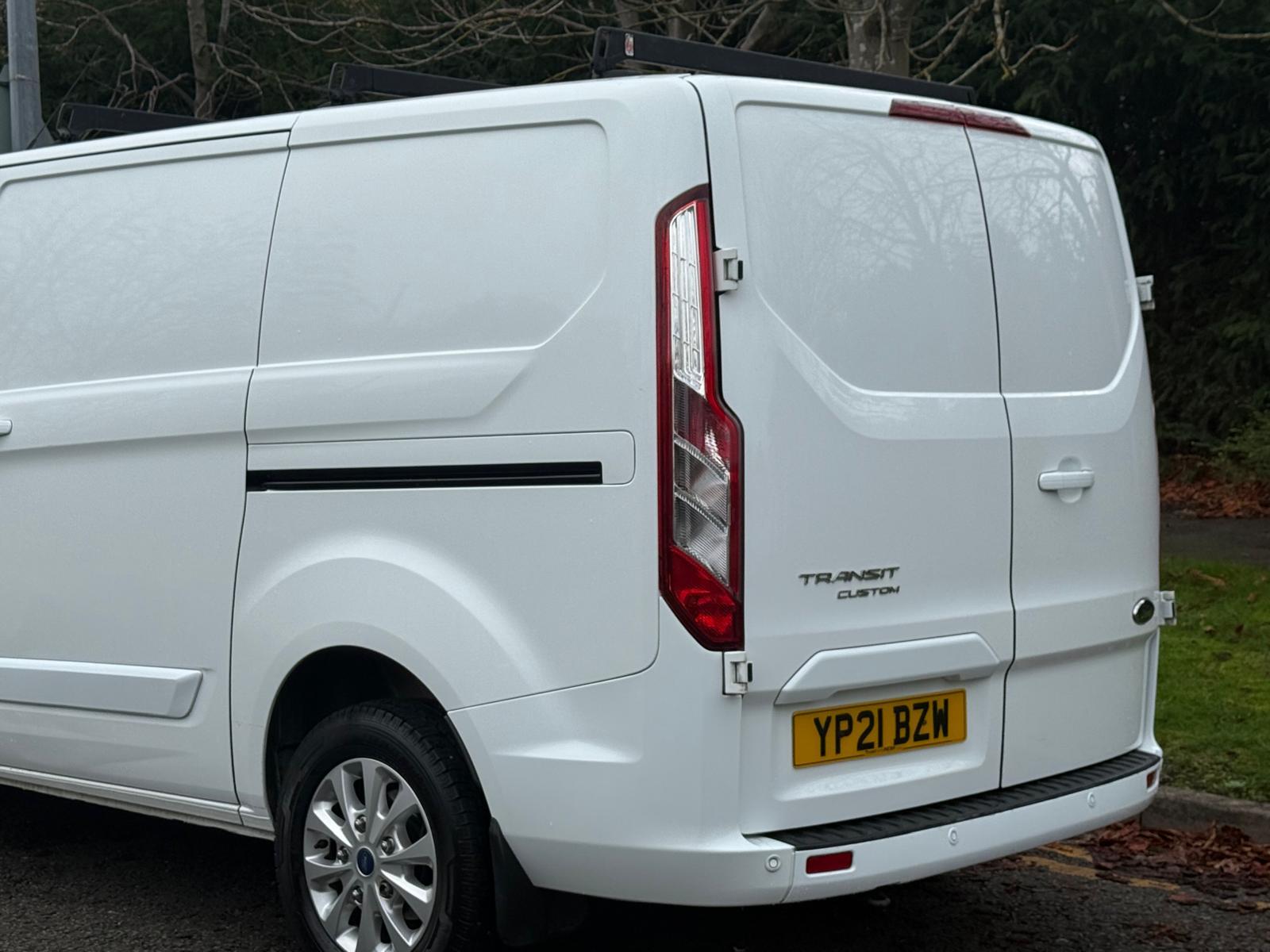 Ford Transit Custom 2.0 300 EcoBlue Limited Panel Van 5dr Diesel Auto L1 H1 Euro 6 (s/s) (130 ps)