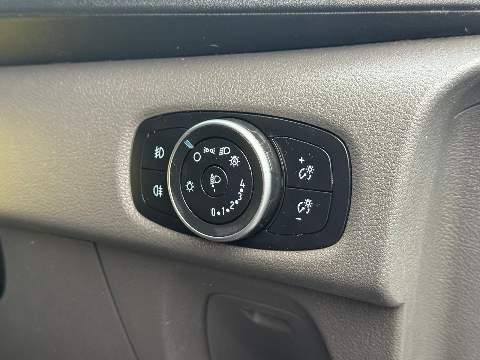 Ford Transit Custom 2.0 300 EcoBlue Limited Panel Van 5dr Diesel Auto L1 H1 Euro 6 (s/s) (130 ps)