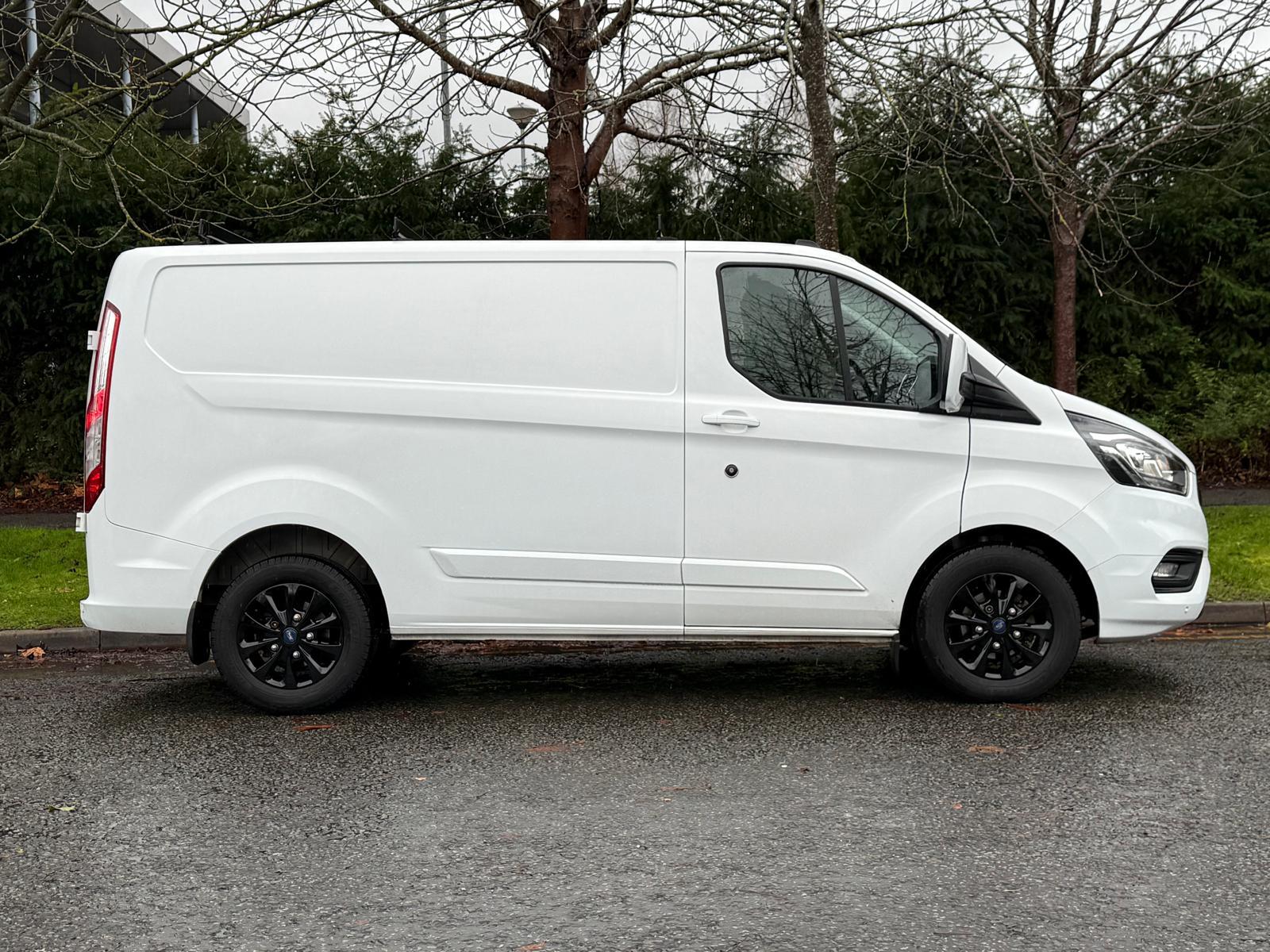 Ford Transit Custom 2.0 300 EcoBlue Limited Panel Van 5dr Diesel Auto L1 H1 Euro 6 (s/s) (130 ps)