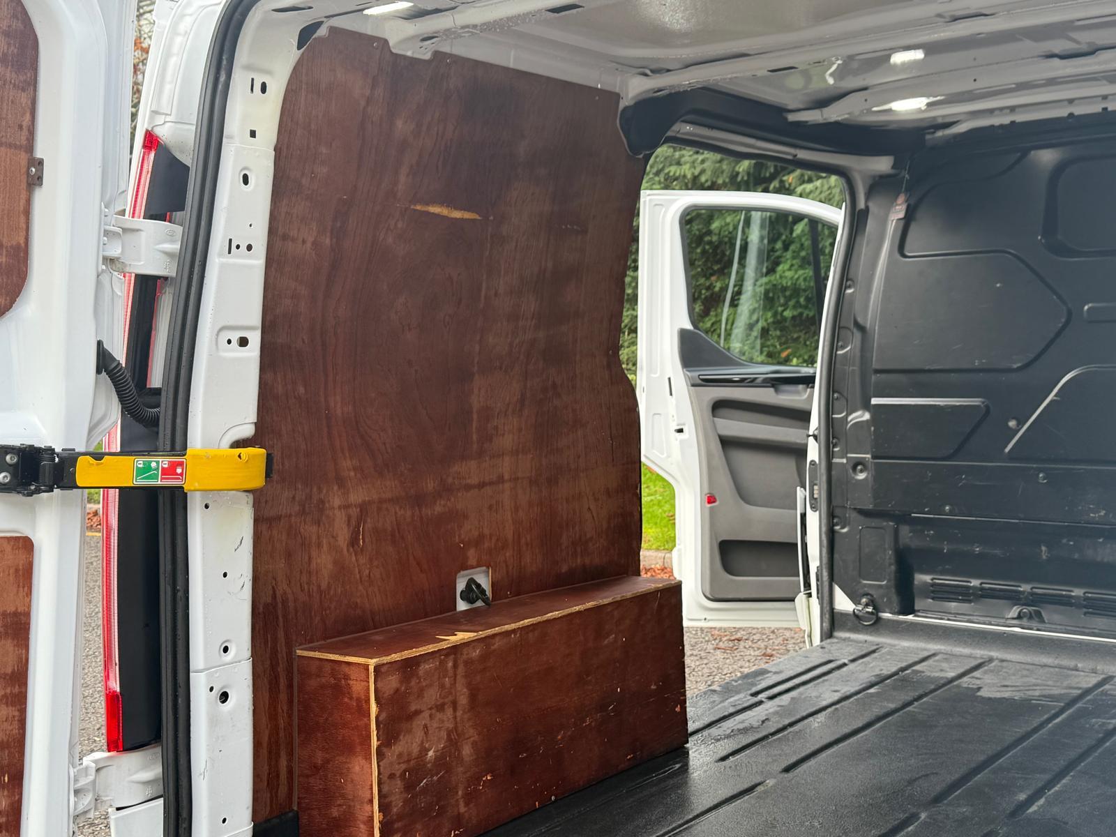Ford Transit Custom 2.0 300 EcoBlue Limited Panel Van 5dr Diesel Auto L1 H1 Euro 6 (s/s) (130 ps)