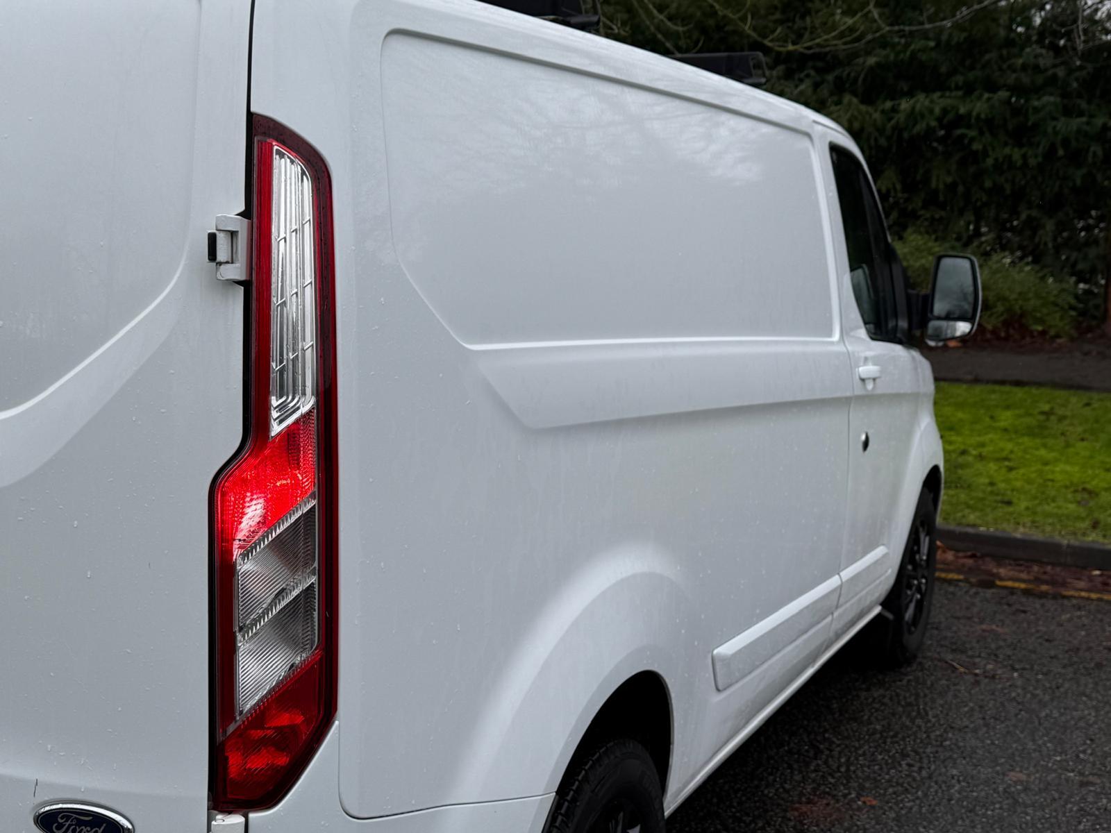 Ford Transit Custom 2.0 300 EcoBlue Limited Panel Van 5dr Diesel Auto L1 H1 Euro 6 (s/s) (130 ps)