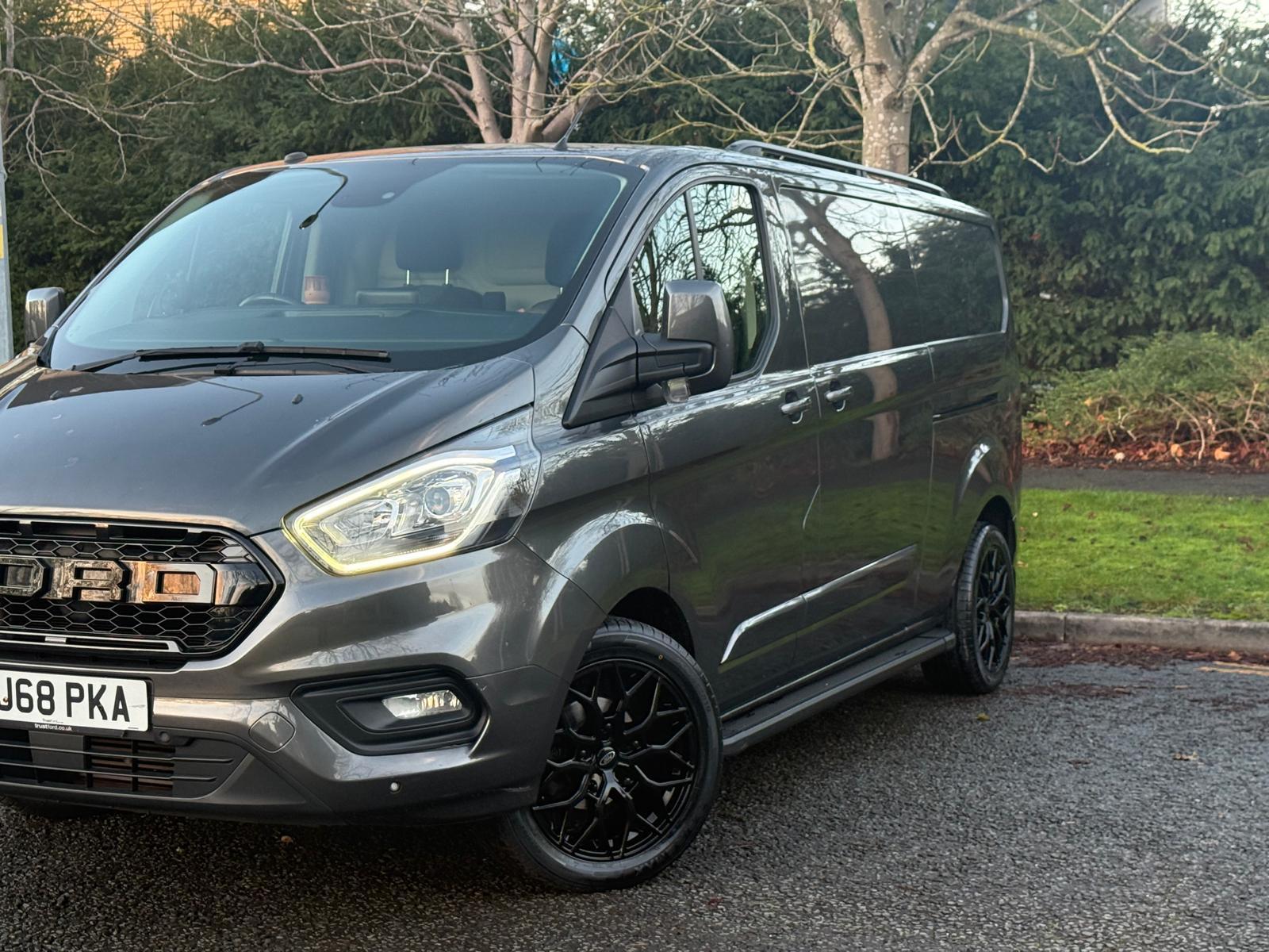 Ford Transit Custom 2.0 300 EcoBlue Limited Panel Van 5dr Diesel Auto L2 H1 Euro 6 (s/s) (170 ps)