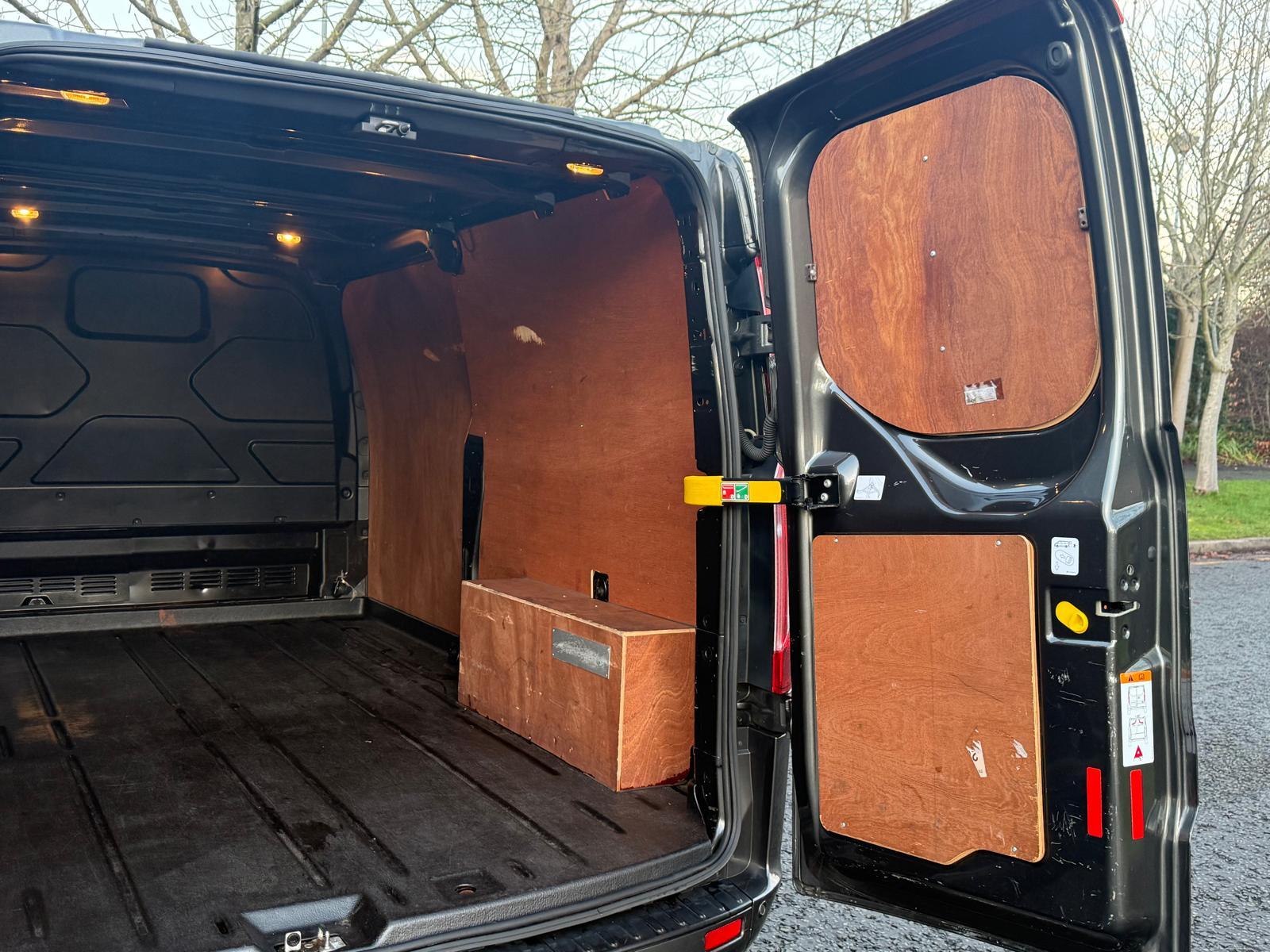 Ford Transit Custom 2.0 300 EcoBlue Limited Panel Van 5dr Diesel Auto L2 H1 Euro 6 (s/s) (170 ps)