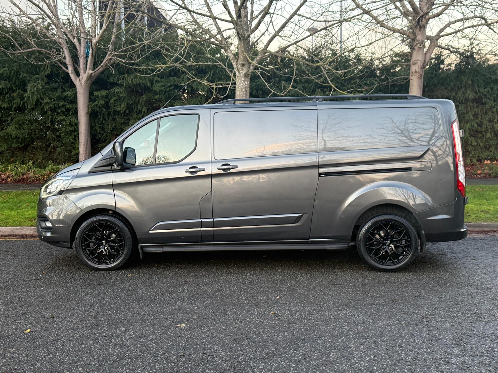 Ford Transit Custom 2.0 300 EcoBlue Limited Panel Van 5dr Diesel Auto L2 H1 Euro 6 (s/s) (170 ps)