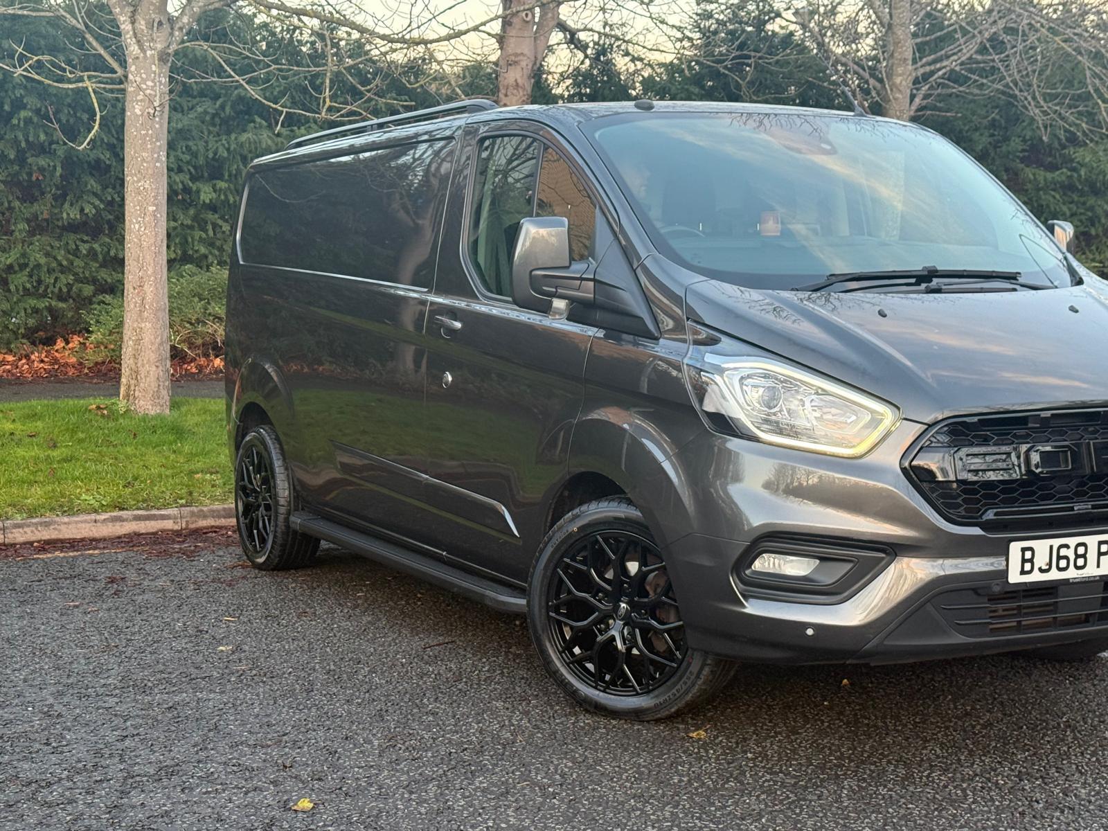 Ford Transit Custom 2.0 300 EcoBlue Limited Panel Van 5dr Diesel Auto L2 H1 Euro 6 (s/s) (170 ps)