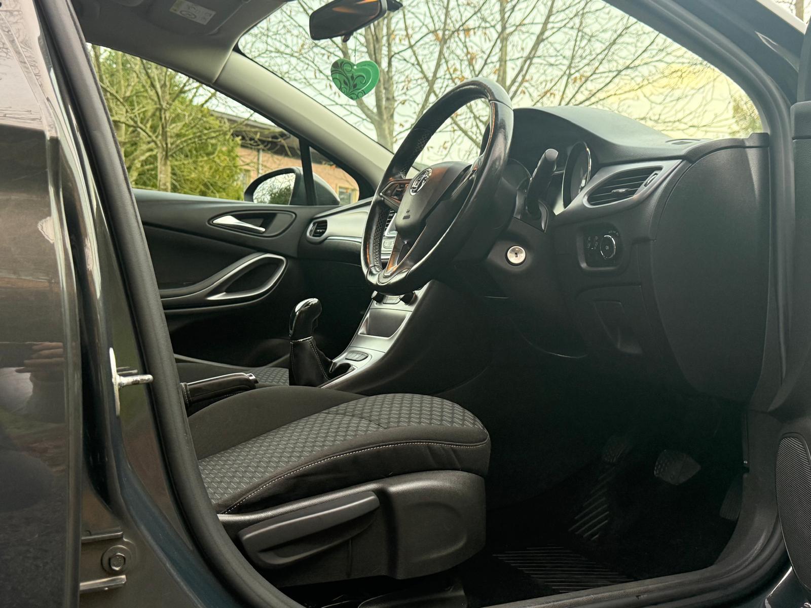 Vauxhall Astra 1.4i Energy Hatchback 5dr Petrol Manual Euro 6 (100 ps)