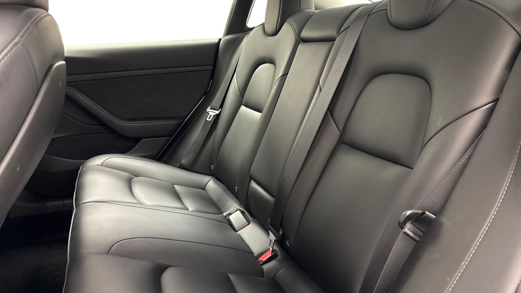 Tesla Model 3 Standard Range Plus Saloon 4dr Electric Auto RWD (241 bhp)