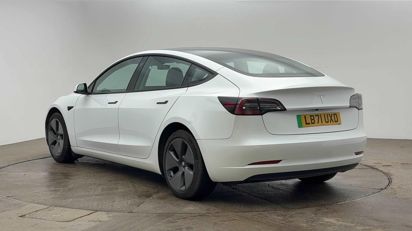Tesla Model 3 Standard Range Plus Saloon 4dr Electric Auto RWD (241 bhp)