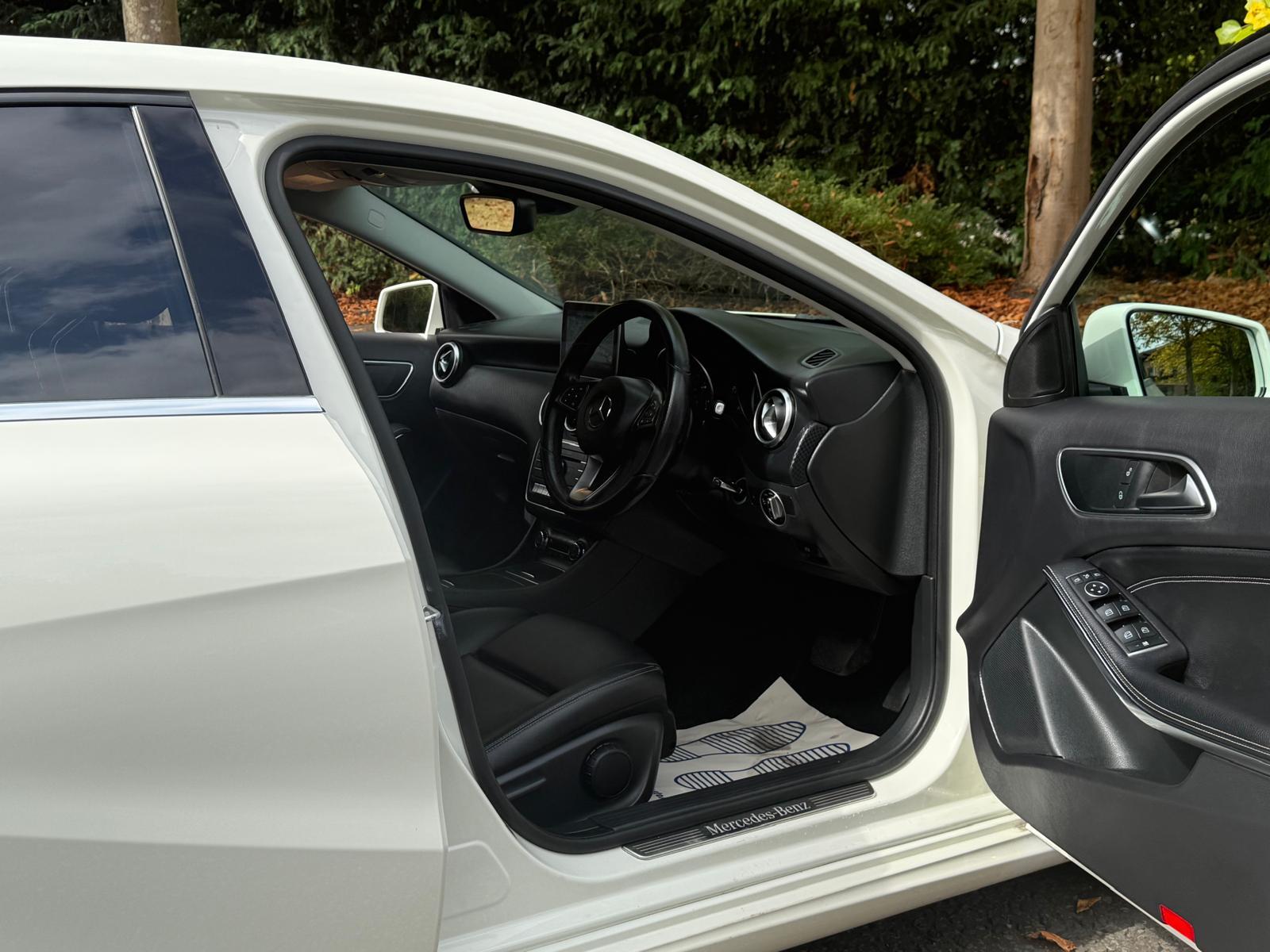 Mercedes-Benz A Class 2.1 A200d Sport (Premium) Hatchback 5dr Diesel 7G-DCT Euro 6 (s/s) (136 ps)