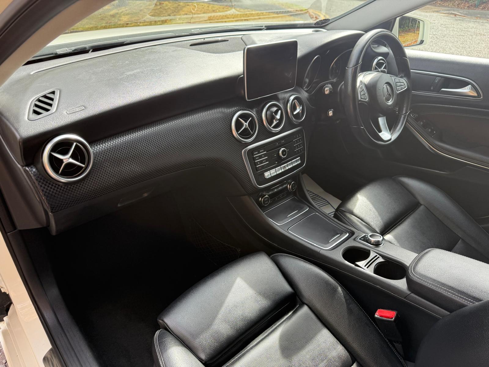 Mercedes-Benz A Class 2.1 A200d Sport (Premium) Hatchback 5dr Diesel 7G-DCT Euro 6 (s/s) (136 ps)