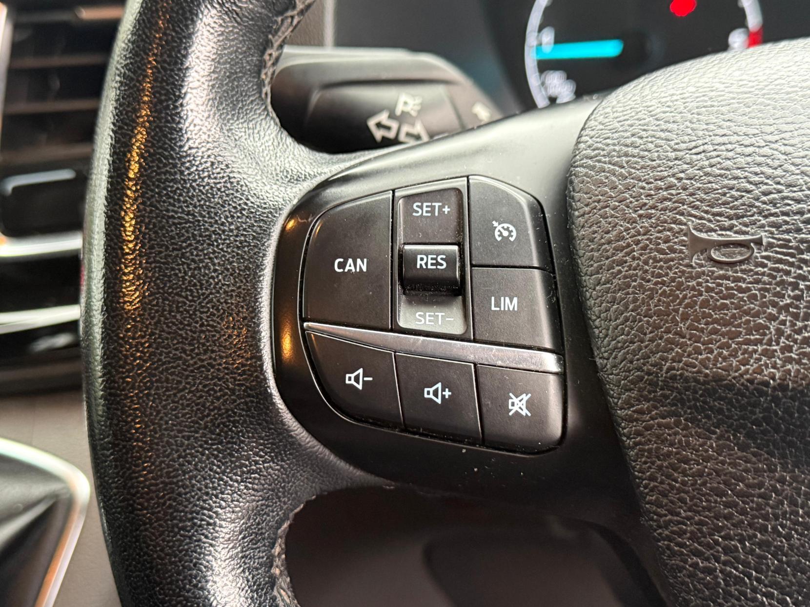 Ford Transit Custom 2.0 320 EcoBlue Limited Crew Van Double Cab 5dr Diesel Manual L2 H1 Euro 6 (6 Seat) (130 ps)