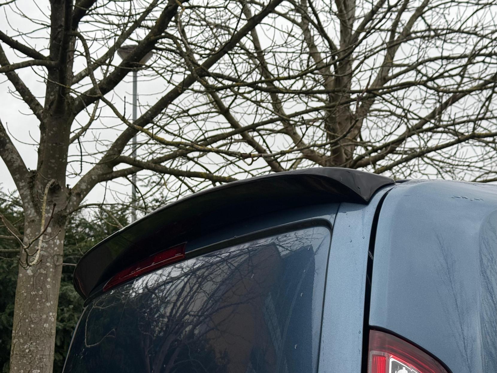 Ford Transit Custom 2.0 320 EcoBlue Limited Crew Van Double Cab 5dr Diesel Manual L2 H1 Euro 6 (6 Seat) (130 ps)