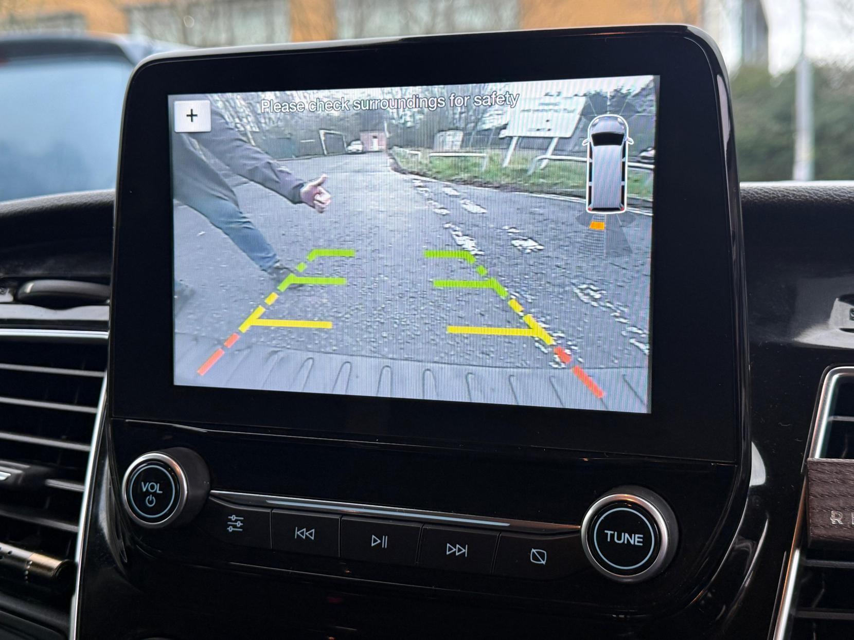 Ford Transit Custom 2.0 320 EcoBlue Limited Crew Van Double Cab 5dr Diesel Manual L2 H1 Euro 6 (6 Seat) (130 ps)