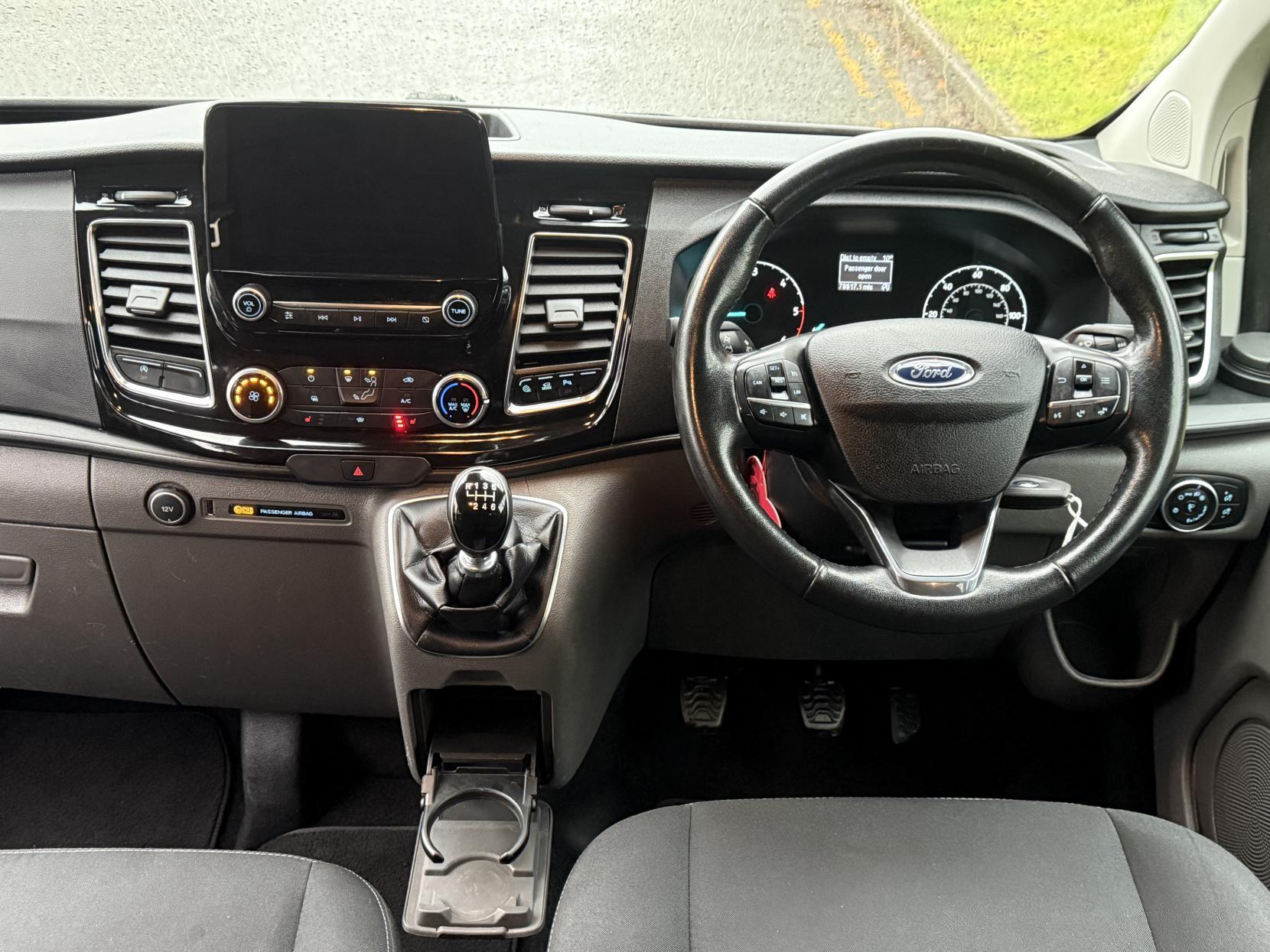 Ford Transit Custom 2.0 320 EcoBlue Limited Crew Van Double Cab 5dr Diesel Manual L2 H1 Euro 6 (6 Seat) (170 ps)