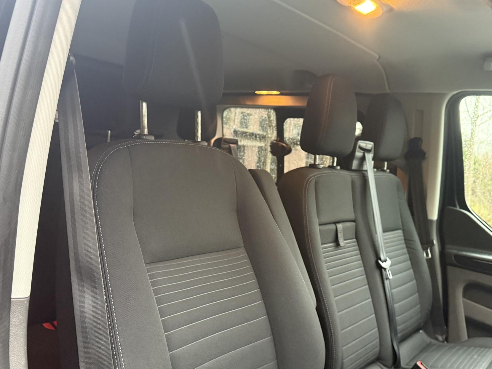 Ford Transit Custom 2.0 320 EcoBlue Limited Crew Van Double Cab 5dr Diesel Manual L2 H1 Euro 6 (6 Seat) (170 ps)